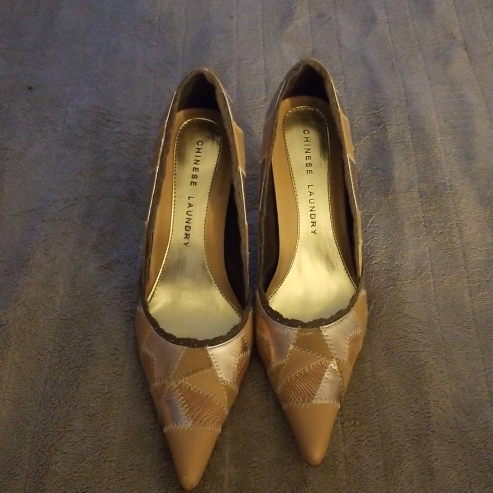 Platform Pump - Picture 1 of 2